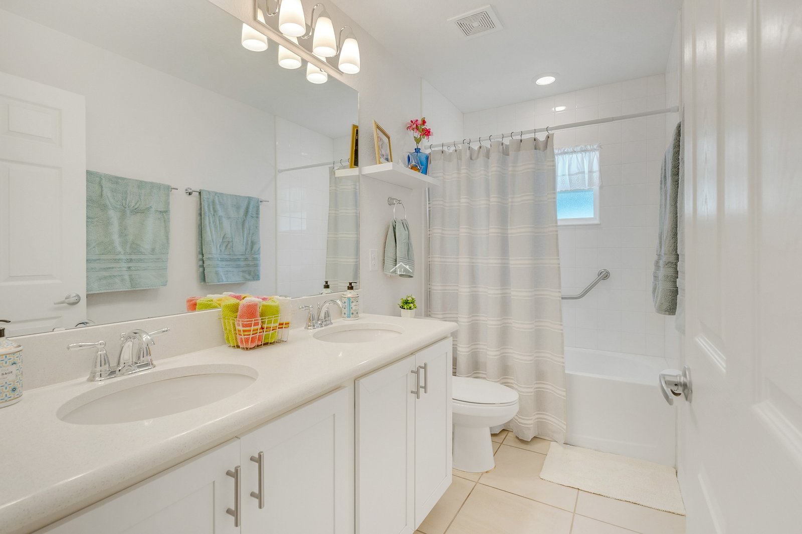 Casa en Venta en Saint Cloud, Orlando con Vista al Agua