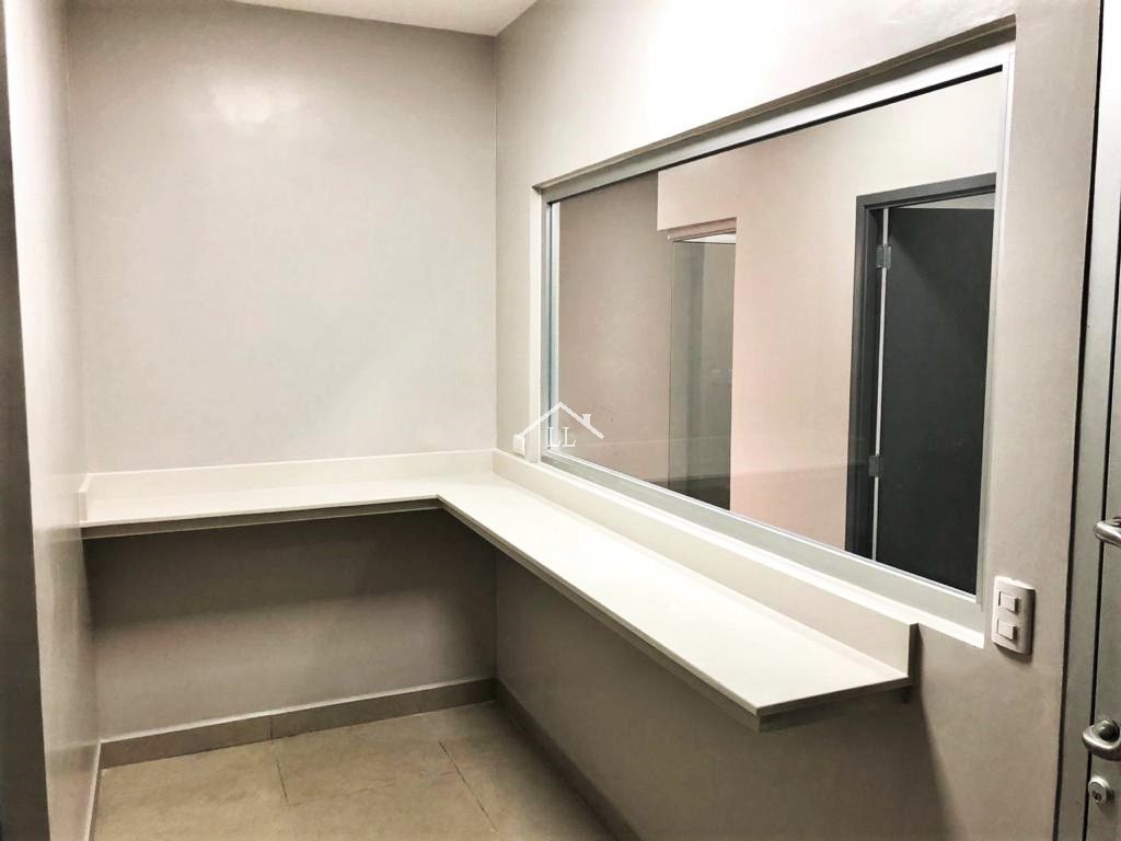 Se Rentan Oficinas Todo Incluido en Carretera Masaya con Internet, Luz, Recepción y Sala de Reuniones