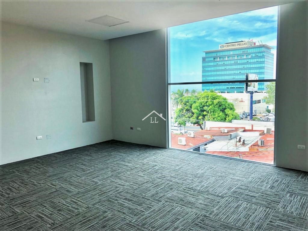 Se Rentan Oficinas Todo Incluido en Carretera Masaya con Internet, Luz, Recepción y Sala de Reuniones