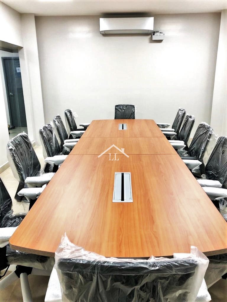 Se Rentan Oficinas Todo Incluido en Carretera Masaya con Internet, Luz, Recepción y Sala de Reuniones