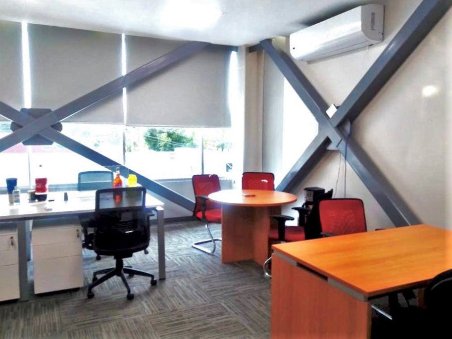 Se Rentan Oficinas Todo Incluido en Carretera Masaya con Internet, Luz, Recepción y Sala de Reuniones