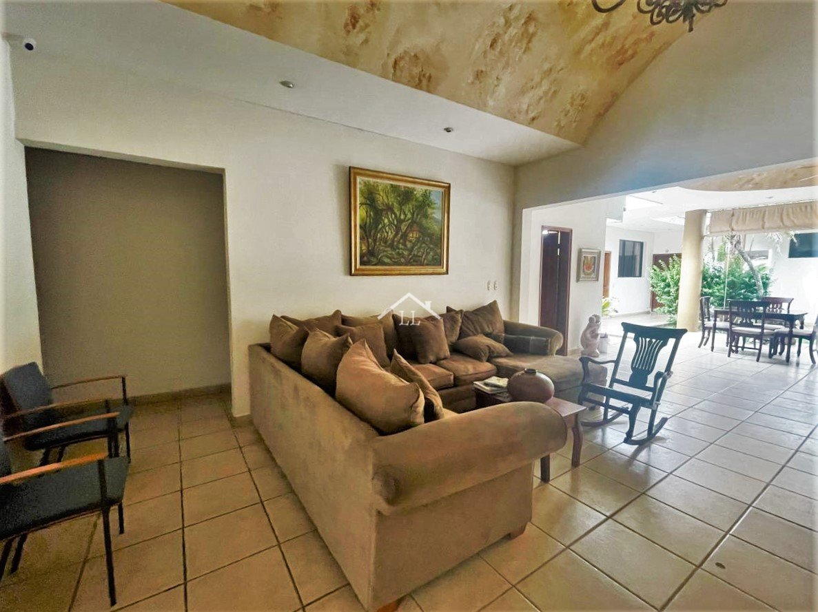 Hotel en Renta en Villa Fontana | 10 Habitaciones con Baño Privado | Zona Céntrica Managua