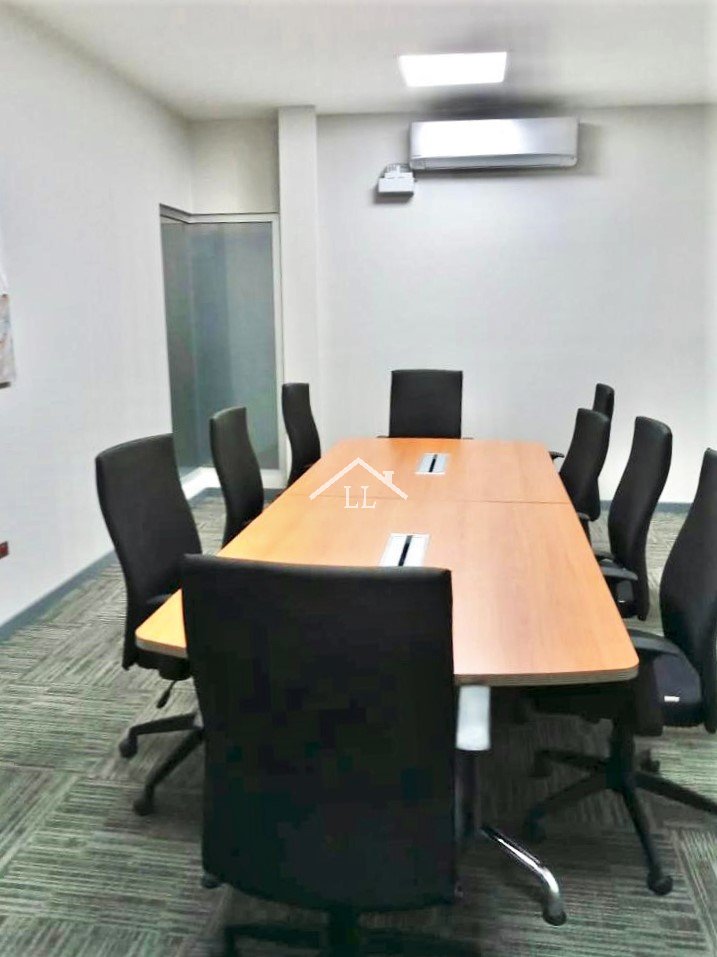 Se Rentan Oficinas Todo Incluido en Carretera Masaya con Internet, Luz, Recepción y Sala de Reuniones