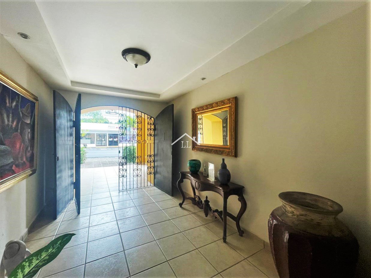 Hotel en Renta en Villa Fontana | 10 Habitaciones con Baño Privado | Zona Céntrica Managua