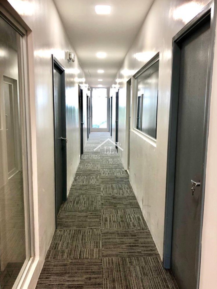 Se Rentan Oficinas Todo Incluido en Carretera Masaya con Internet, Luz, Recepción y Sala de Reuniones