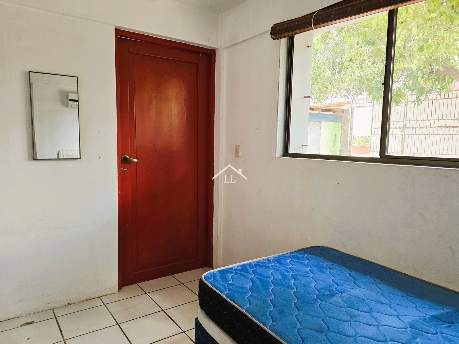 Se Vende Bella Casa en Pochomil Frente al Mar