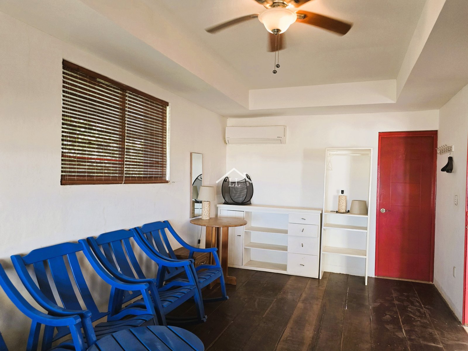 Se Vende Bella Casa en Pochomil Frente al Mar