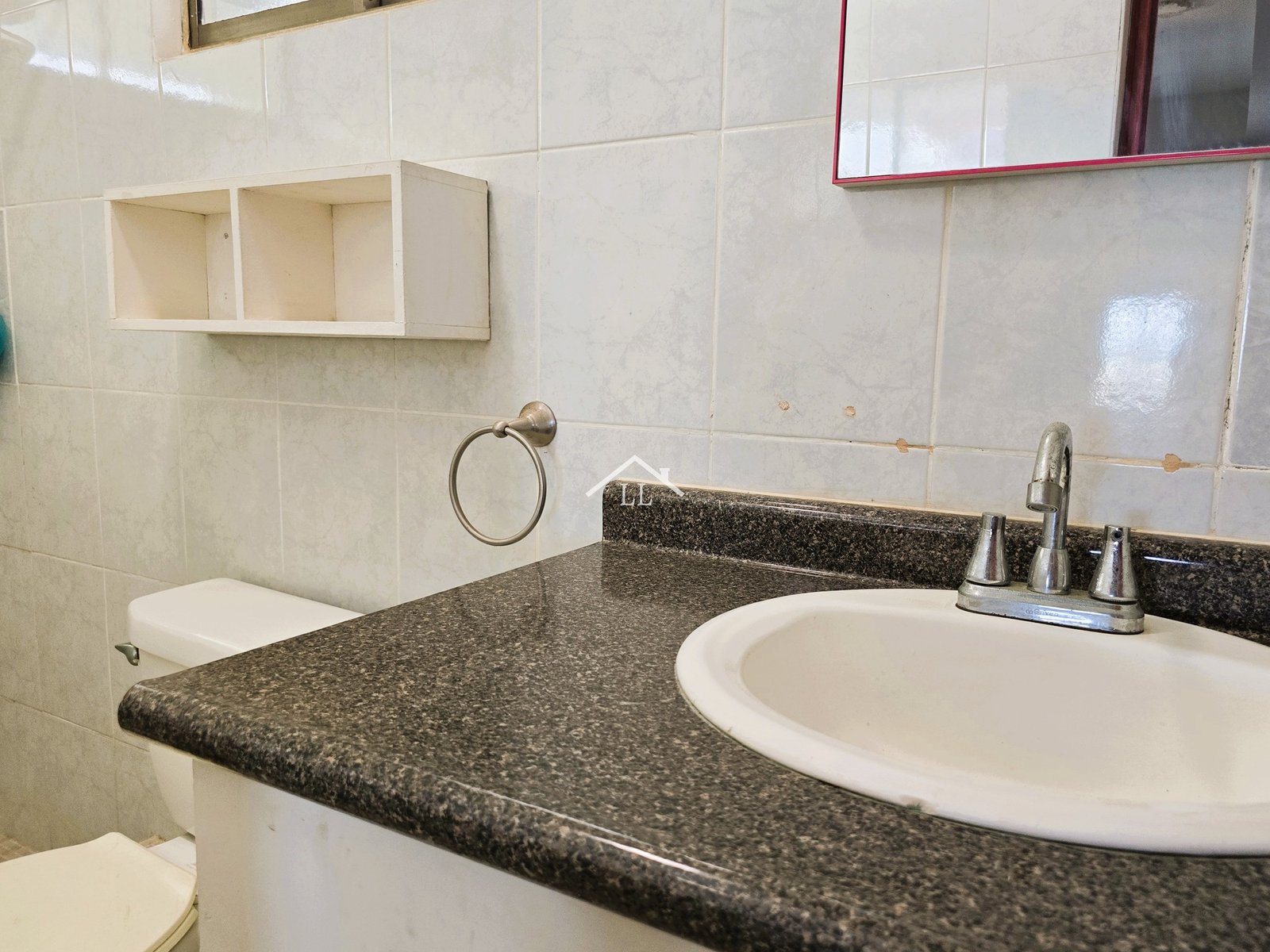 Se Vende Bella Casa en Pochomil Frente al Mar