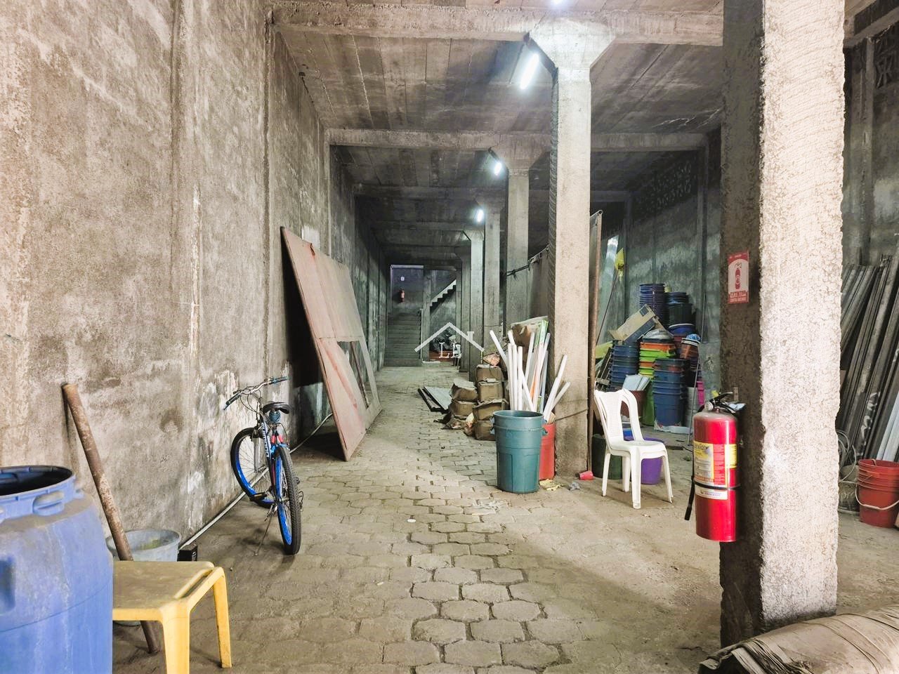 ¡Gran Oportunidad en el Corazón del Comercio! Se Renta Local/ Bodega de 780 m² en el Mercado Oriental