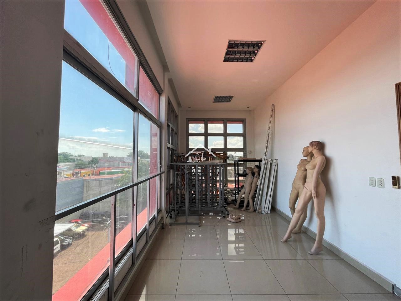 Se Renta Edificio en Mercado Oriental