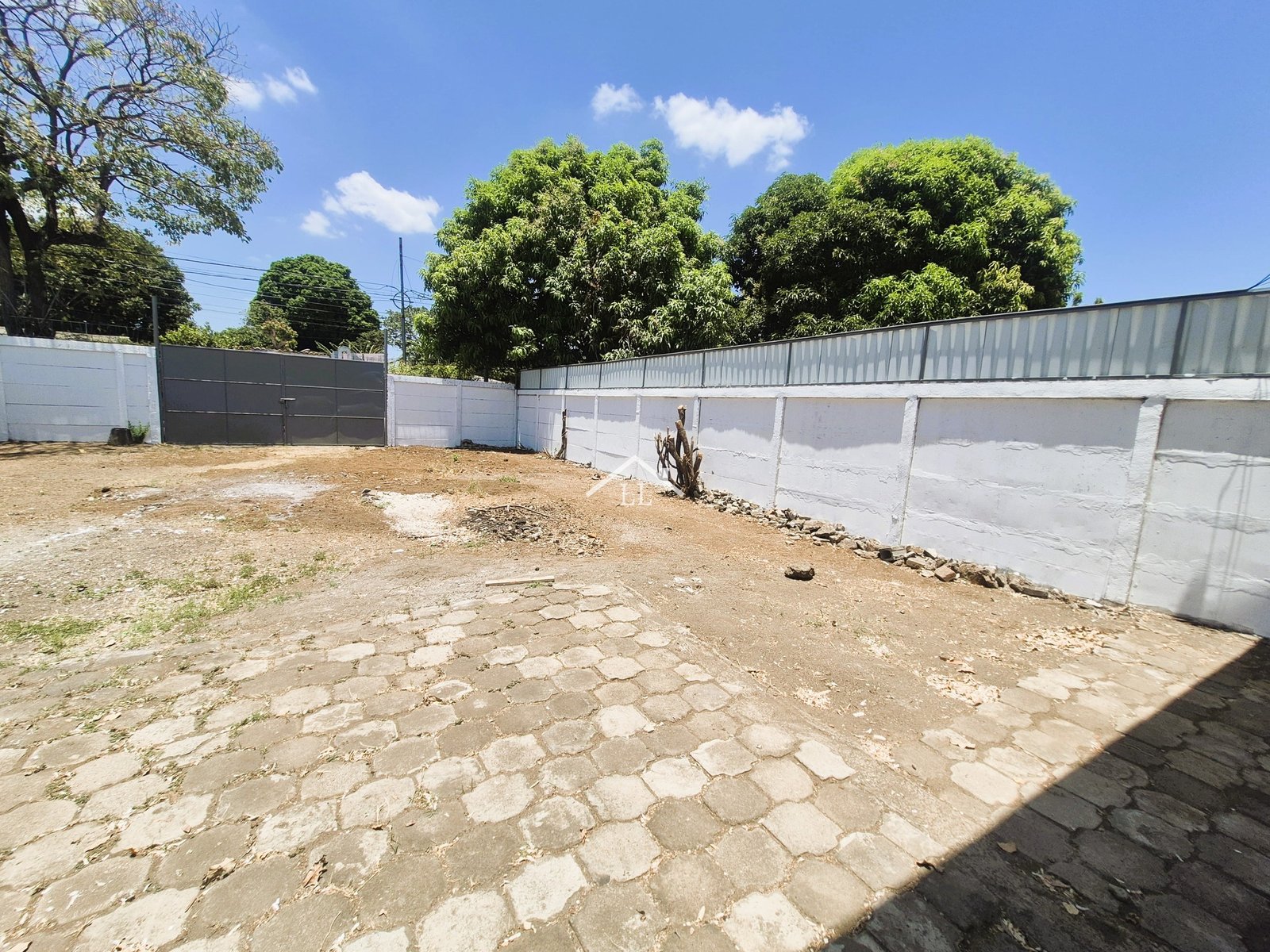 Se Renta Propiedad Comercial en Bolonia • Ofibodega con Excelente ubicación estratégica • 700 m² de construcción total •