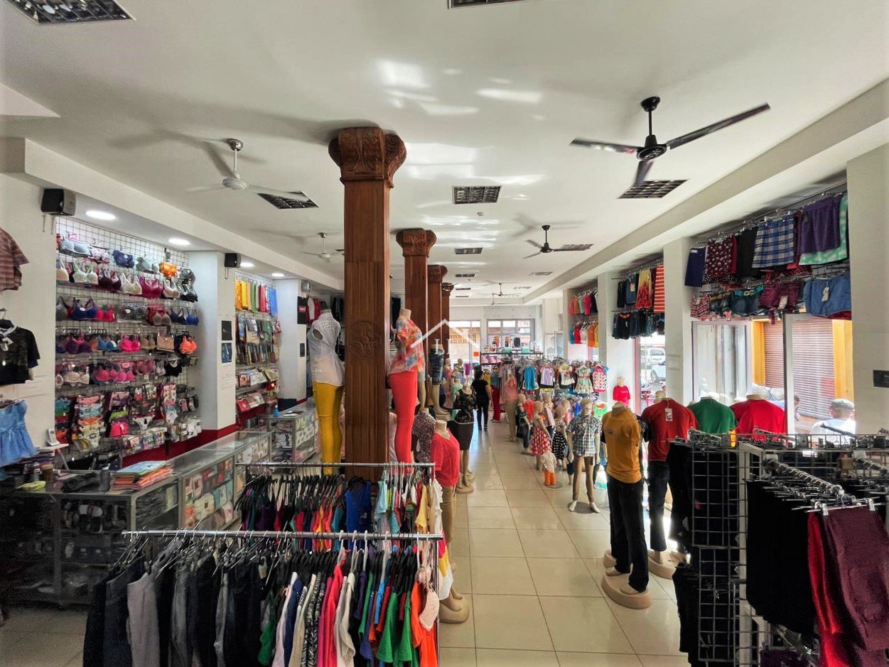 Se Renta Edificio en Mercado Oriental