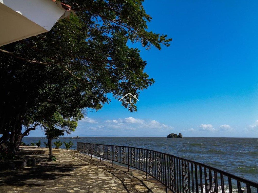Se Vende Linda Isleta en el Lago de Granada