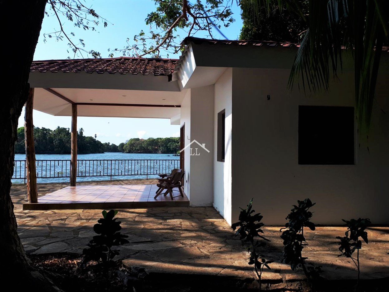 Se Vende Linda Isleta en el Lago de Granada