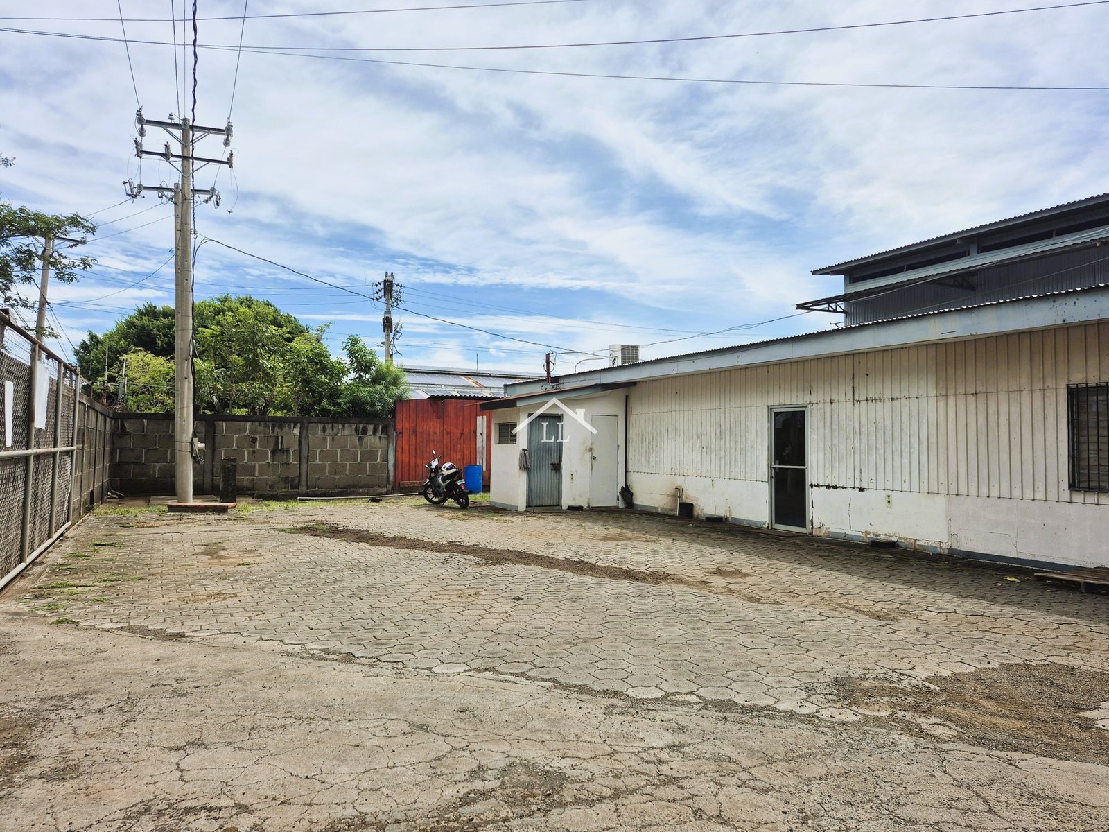 Se Renta Bodega de 4,126.23 m² en Sector Paso Desnivel Portezuelo U$22,700.00