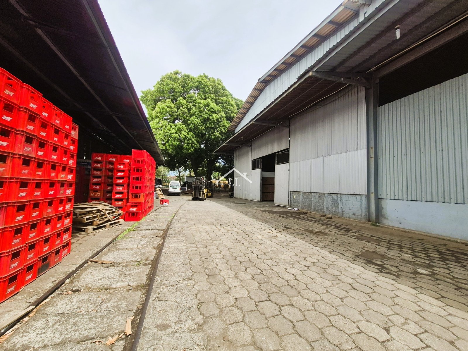 Se Renta Bodega de 4,126.23 m² en Sector Paso Desnivel Portezuelo U$22,700.00