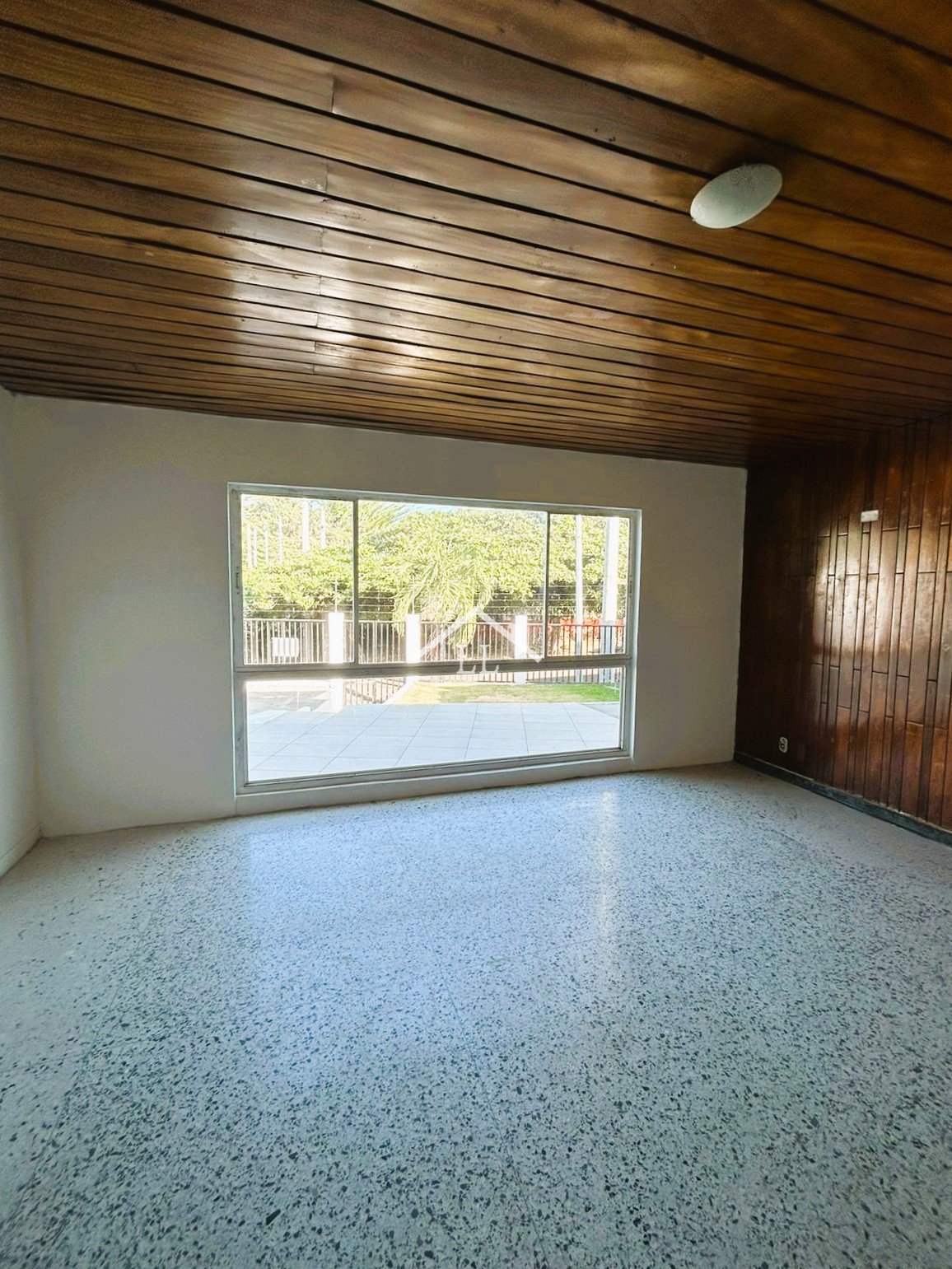 Se Renta Casa en Reparto Robles 2 etapa U$ Renta 2,800.00 , ideal para hostal o consultorios u oficinas