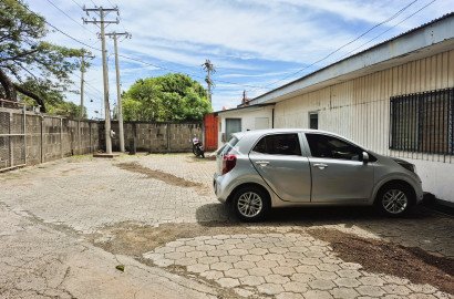 Se Renta Bodega de 4,126.23 m² en Sector Paso Desnivel Portezuelo U$22,700.00