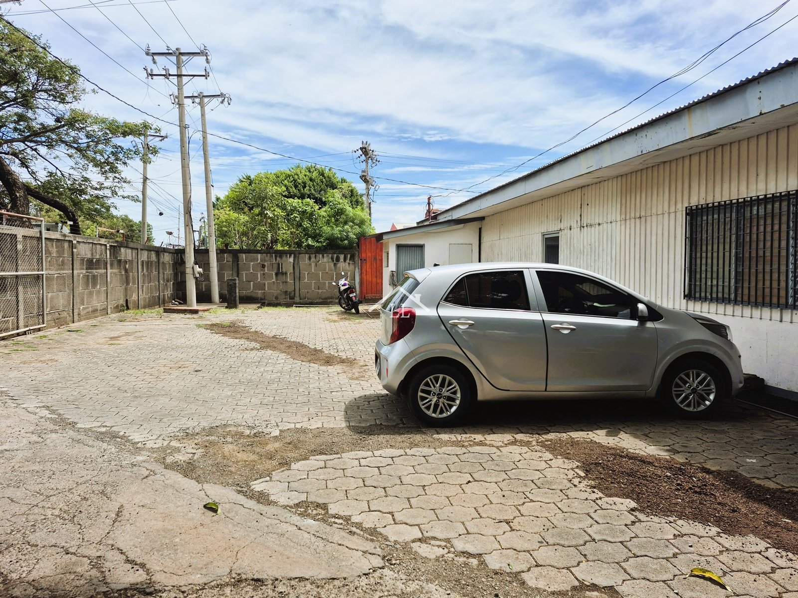 Se Renta Bodega de 4,126.23 m² en Sector Paso Desnivel Portezuelo U$22,700.00