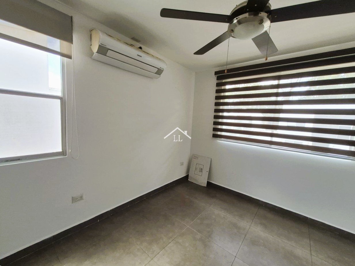 Casa en renta en condominio Estancia de Santo Domingo,