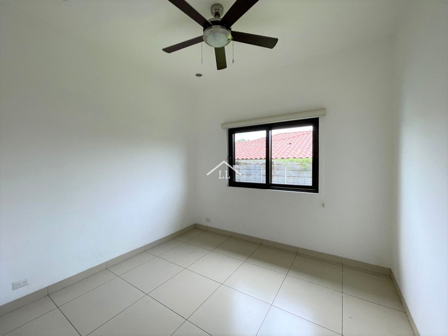 Se Vende Casa con Piscina en Condominio en Santo Domingo