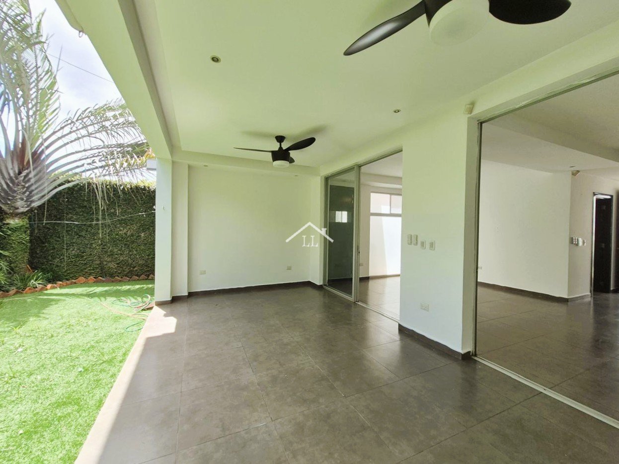 Casa en renta en condominio Estancia de Santo Domingo,
