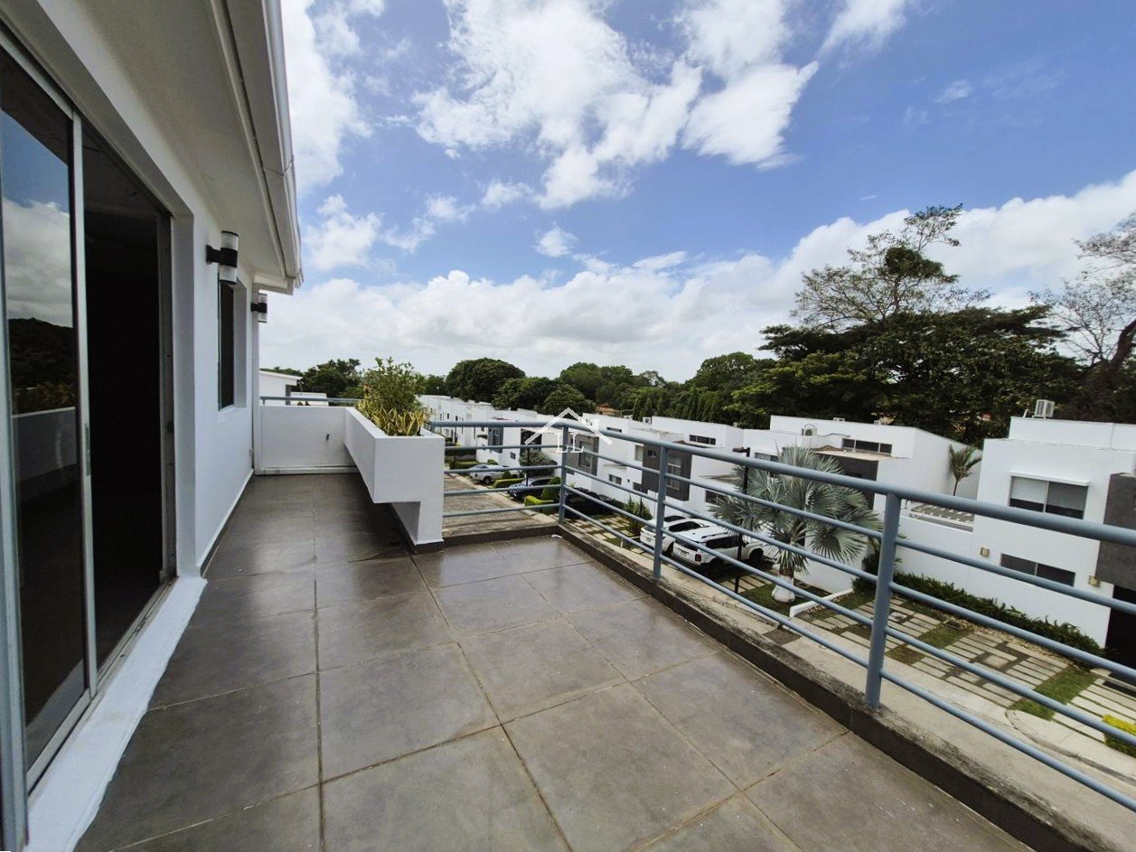 Casa en renta en condominio Estancia de Santo Domingo,