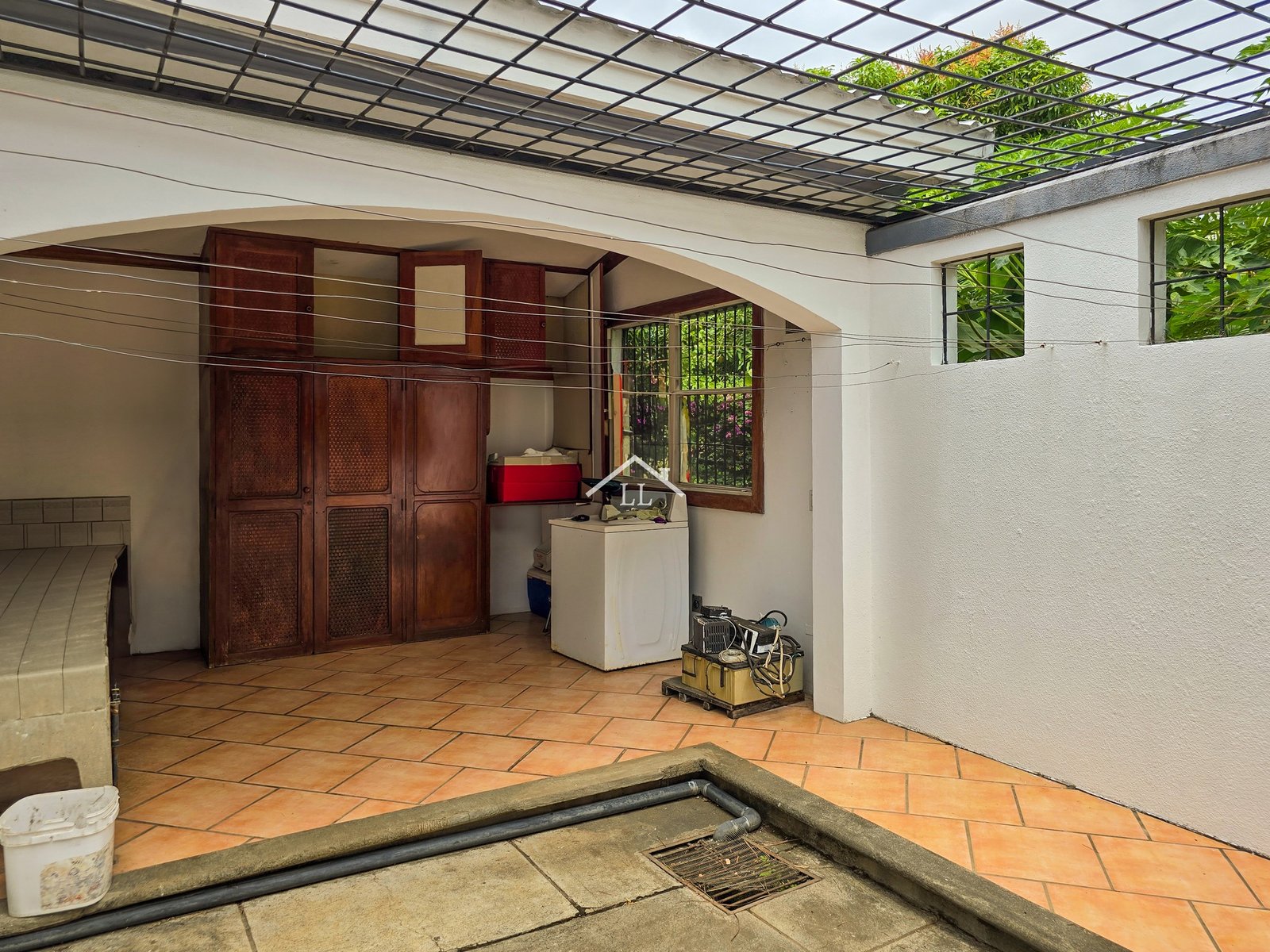 Se Vende Hermosa Casa en Carretera Sur con Amplio Apartamento Integrado
