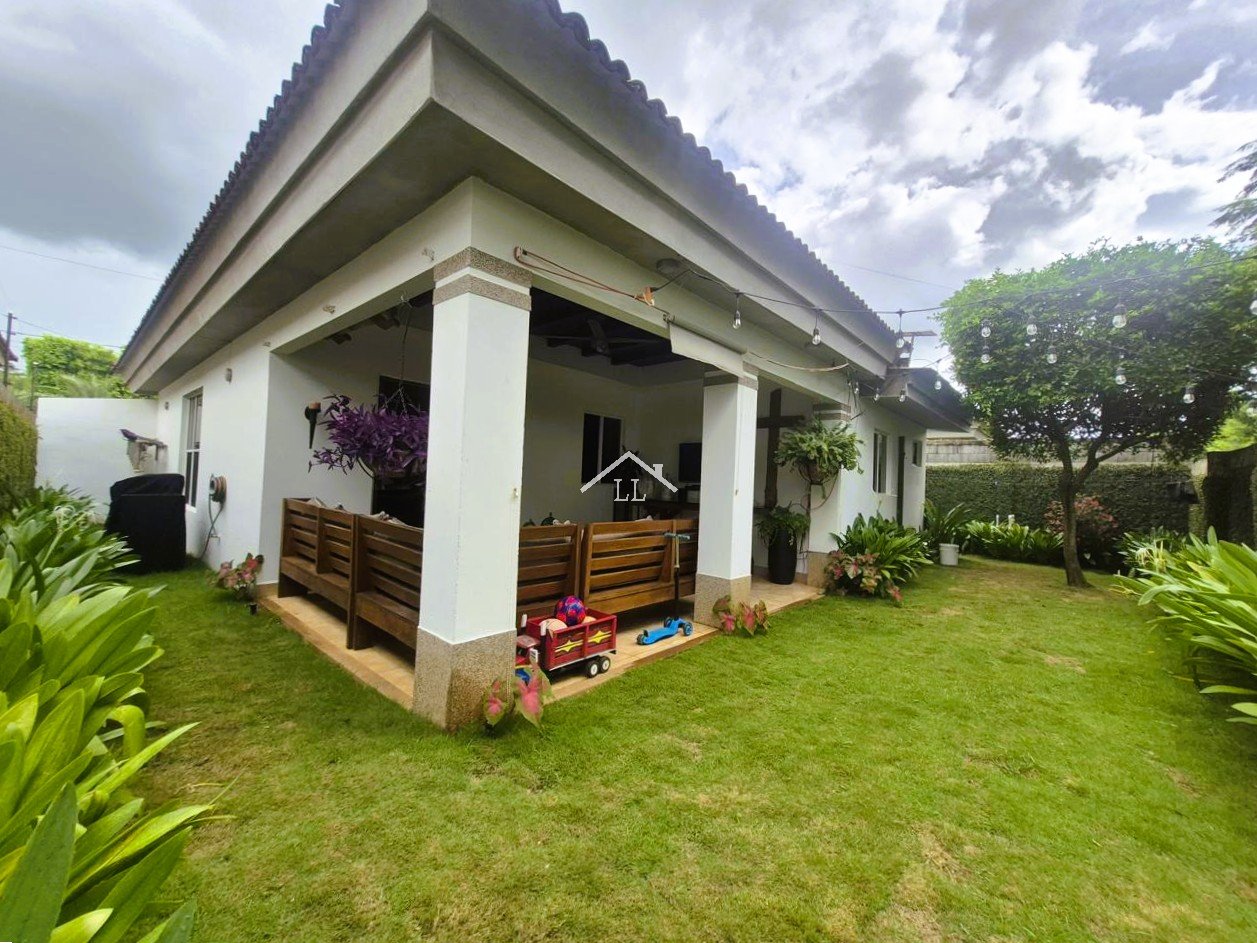 Se Vende Casa en Condominio Céntrico en Santo Domingo