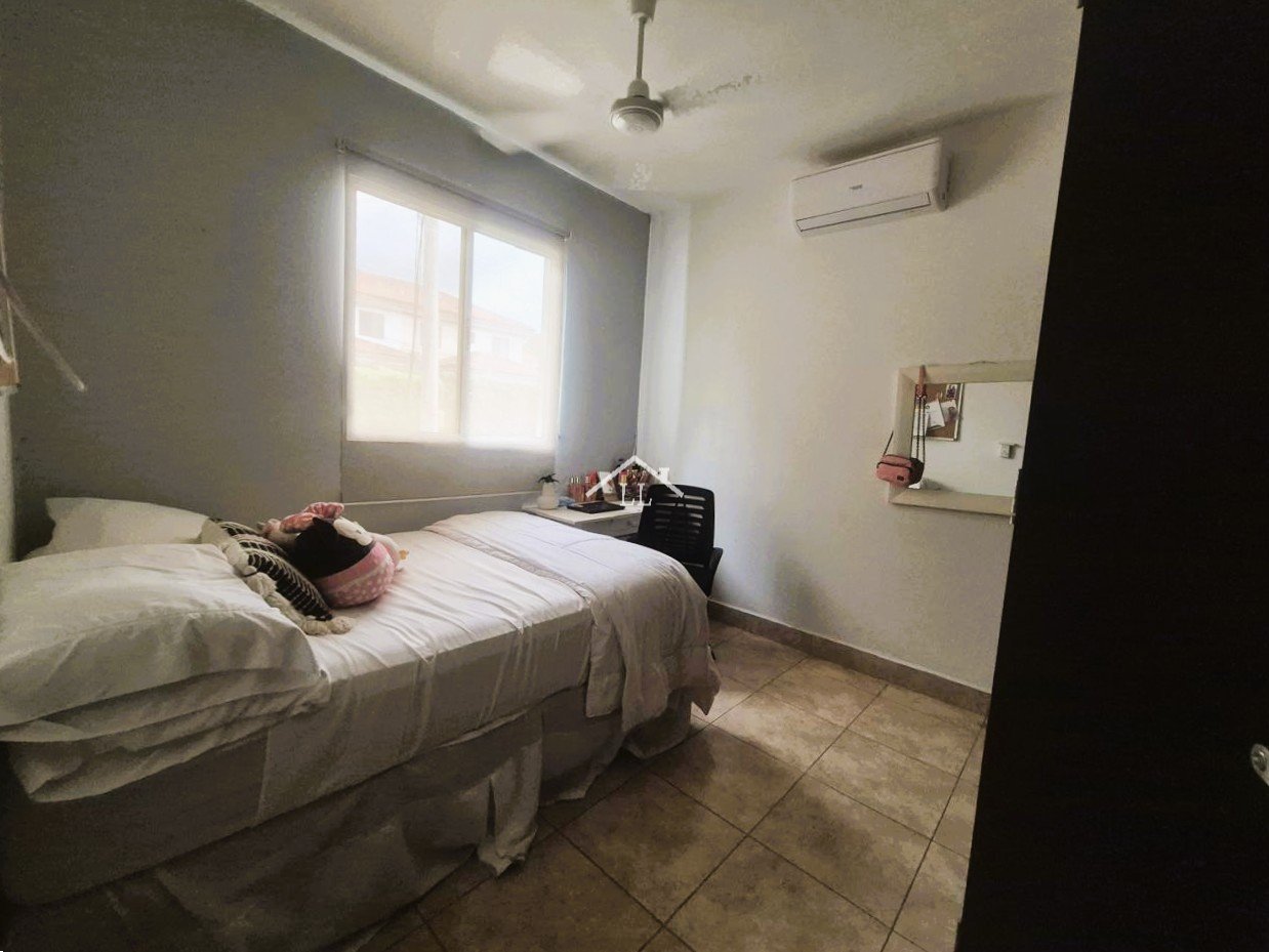 Se Vende Casa en Condominio Céntrico en Santo Domingo