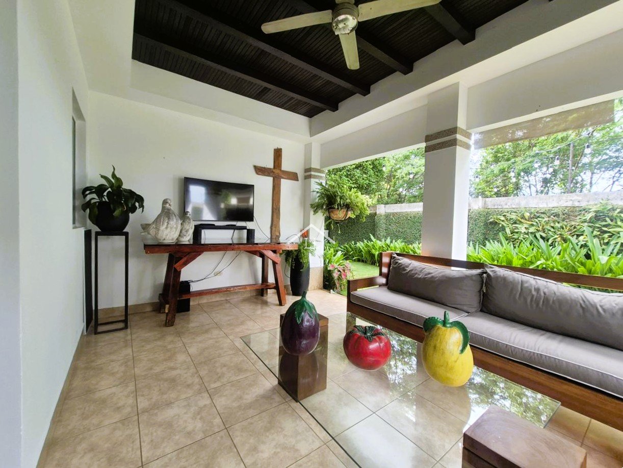 Se Vende Casa en Condominio Céntrico en Santo Domingo