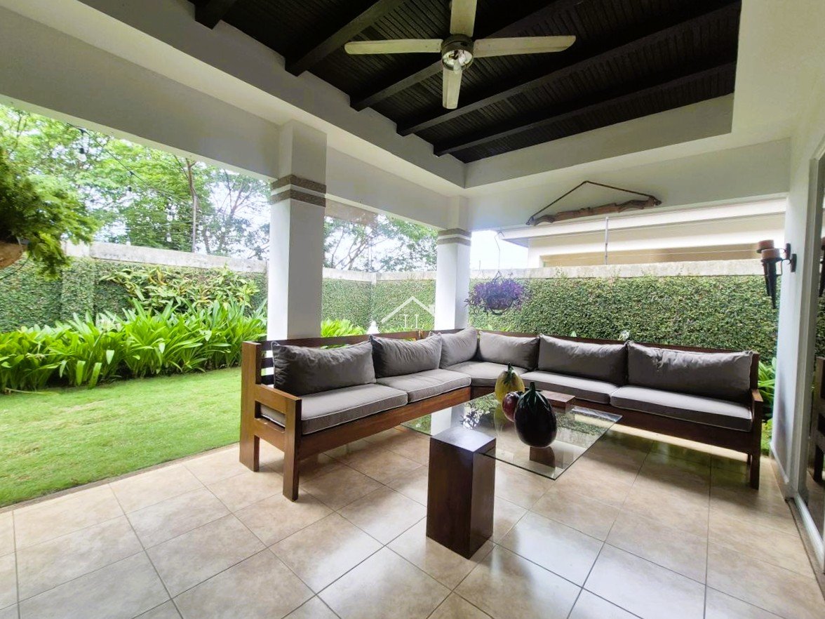 Se Vende Casa en Condominio Céntrico en Santo Domingo