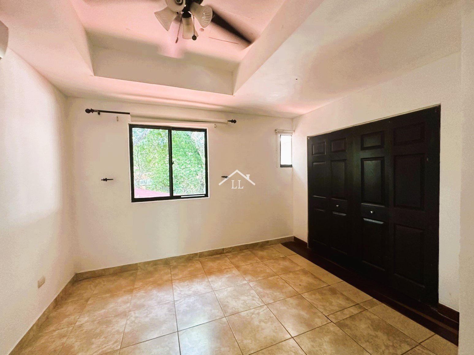 Se vende casa de dos pisos en Santo Domingo