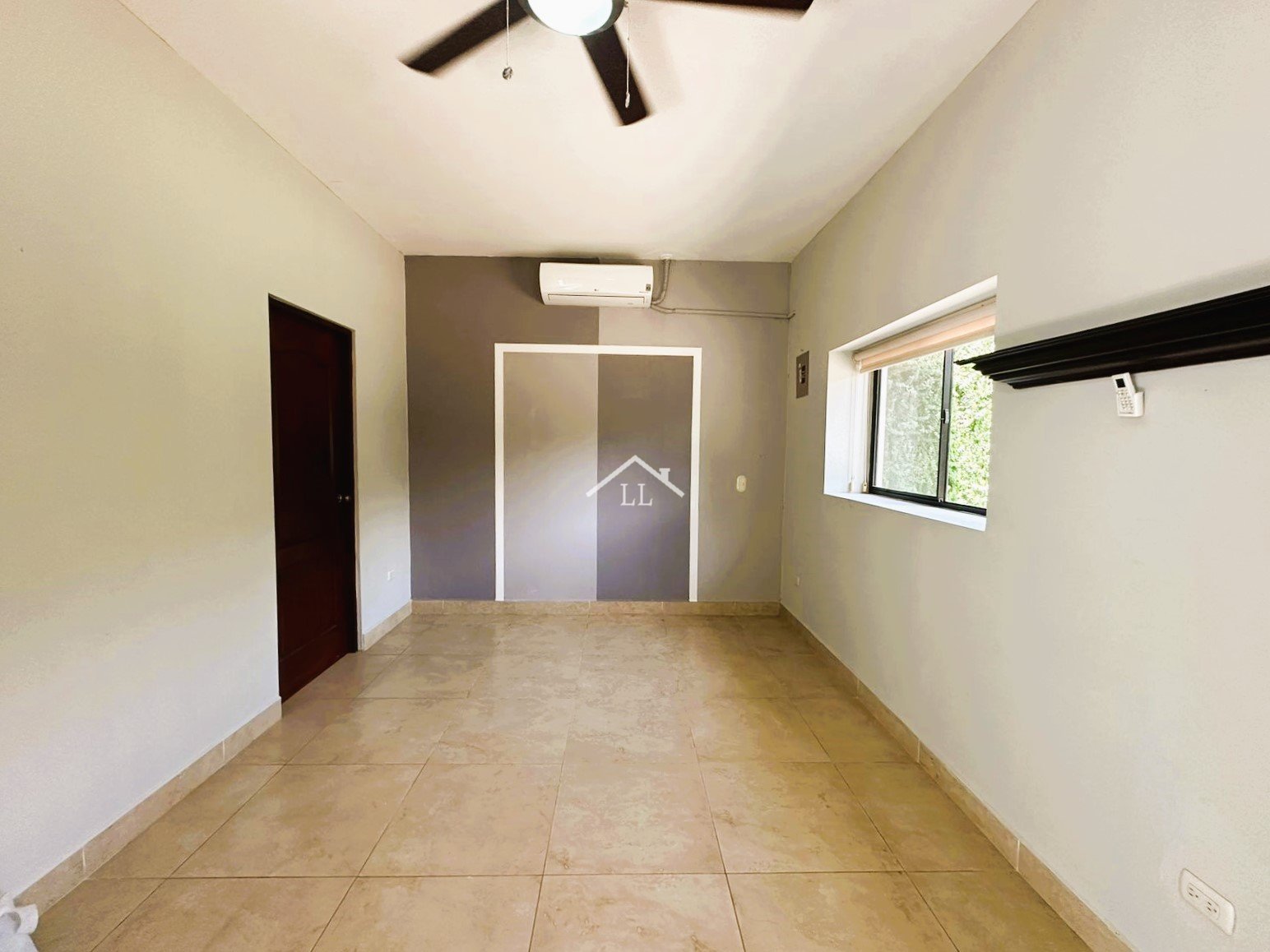 Se vende casa de dos pisos en Santo Domingo