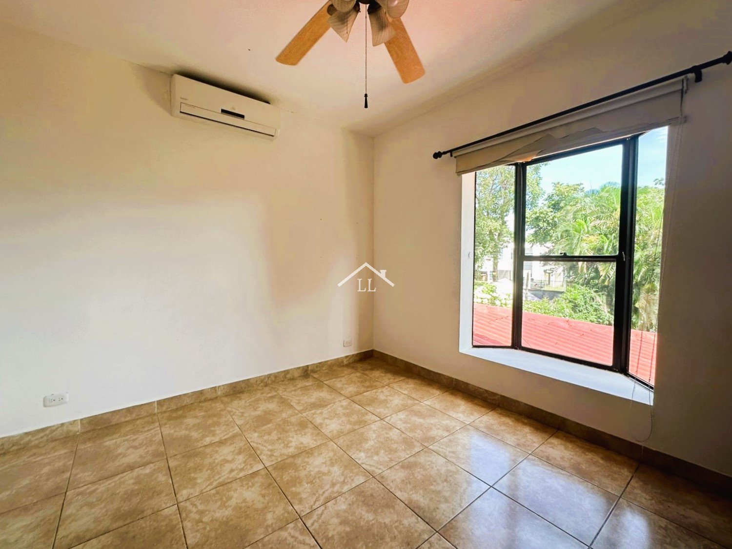 Se vende casa de dos pisos en Santo Domingo