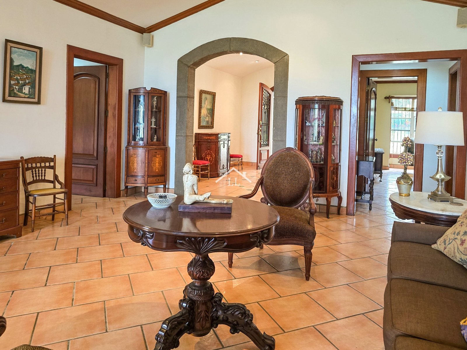 Se Vende Hermosa Casa en Carretera Sur con Amplio Apartamento Integrado