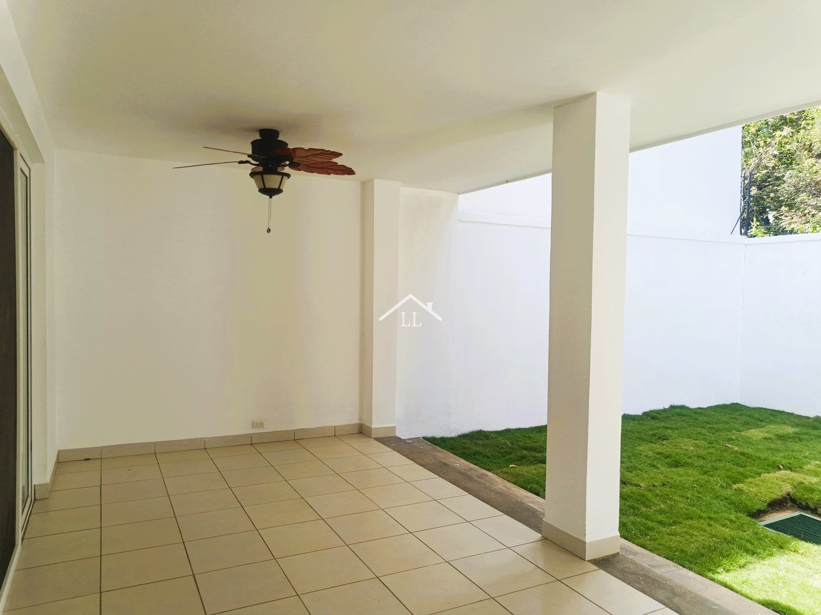 Casa en Venta en Condominio en Las Colinas