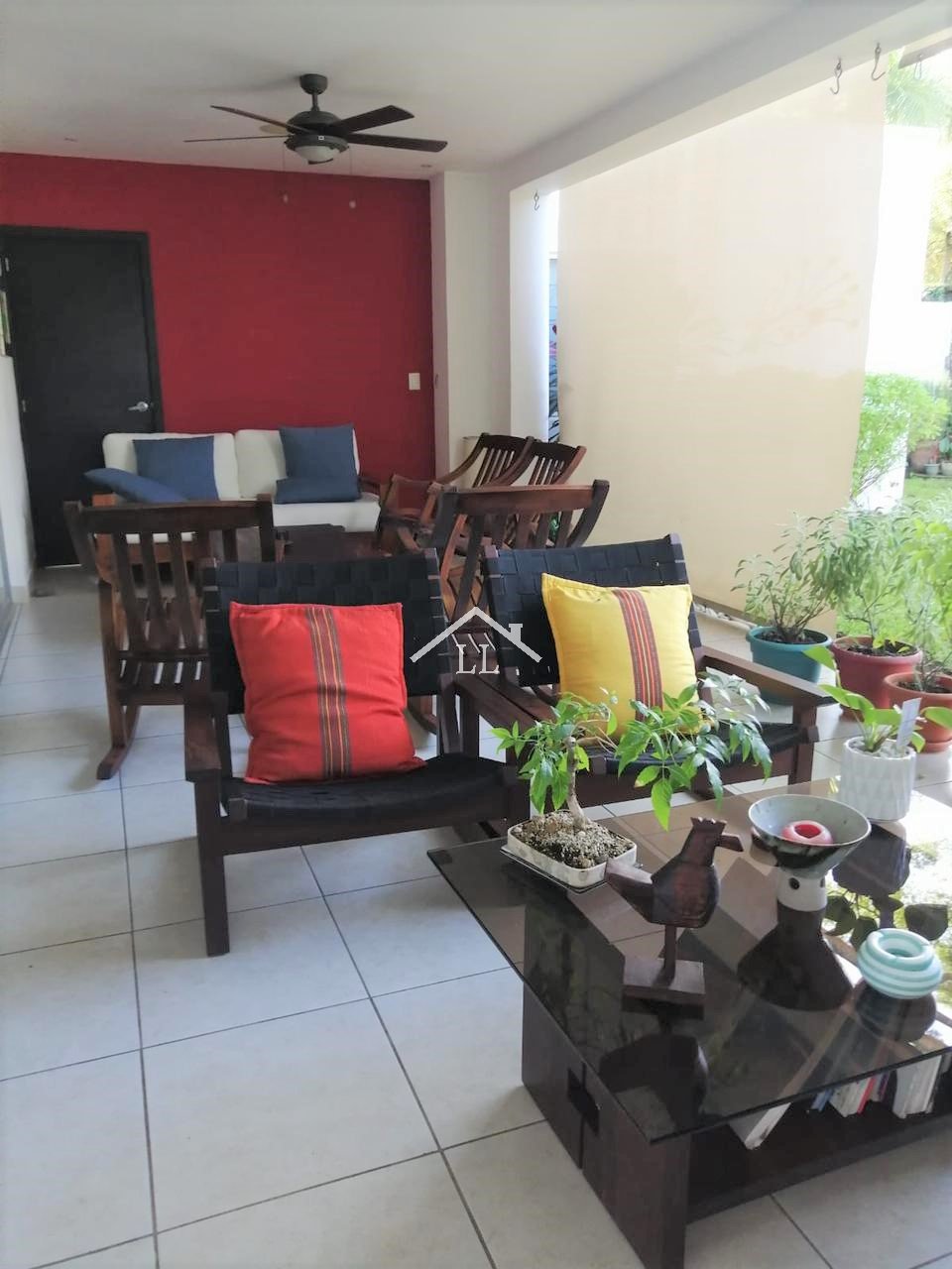 Casa en Renta Amoblada en Condominio Cerca de Galerías Santo