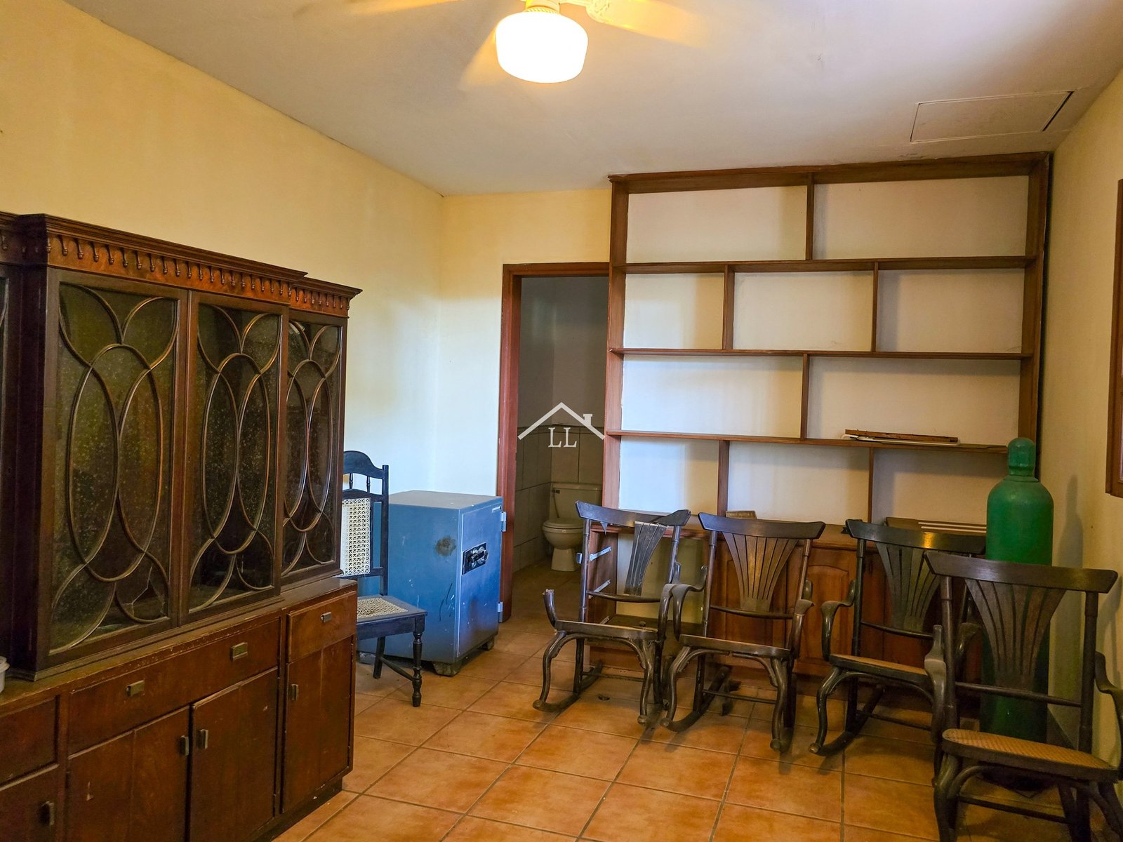 Se Vende Hermosa Casa en Carretera Sur con Amplio Apartamento Integrado