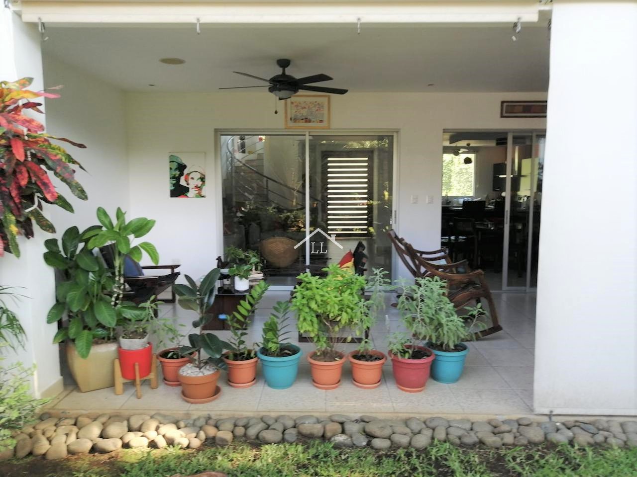 Casa en Renta Amoblada en Condominio Cerca de Galerías Santo