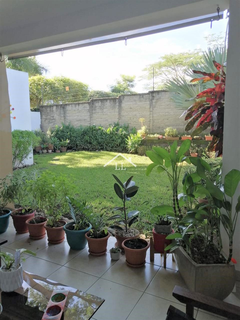 Casa en Renta Amoblada en Condominio Cerca de Galerías Santo