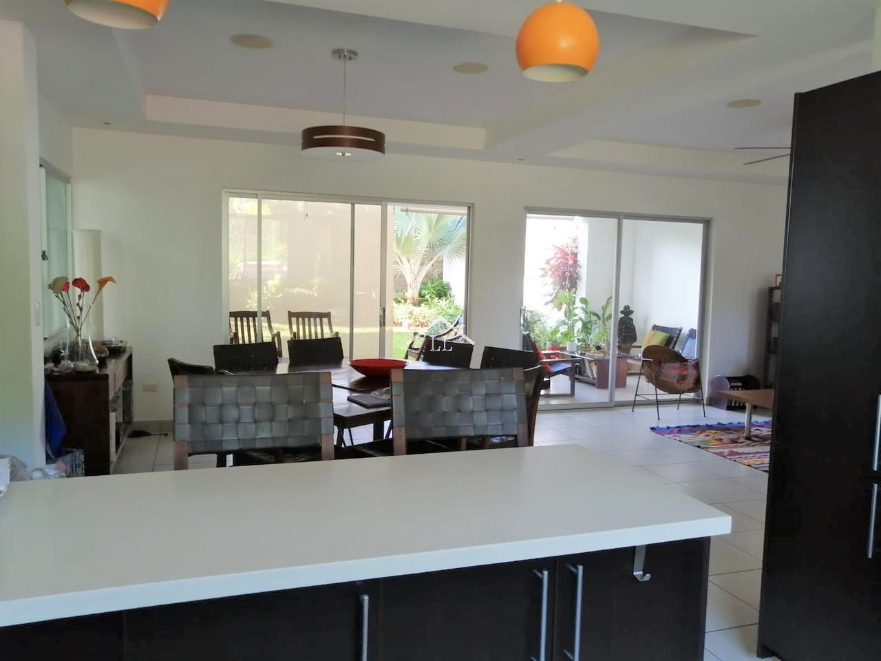 Casa en Renta Amoblada en Condominio Cerca de Galerías Santo