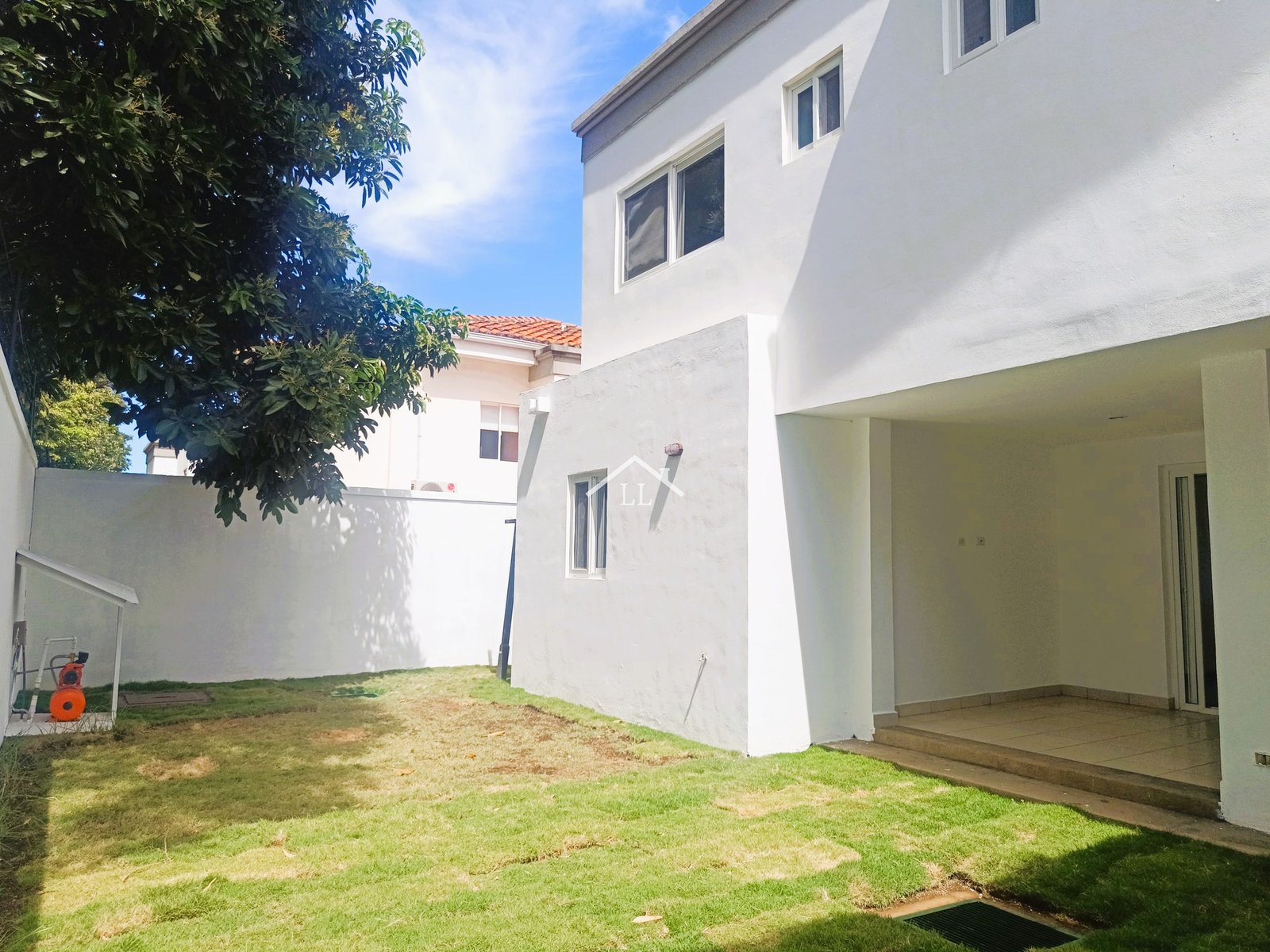 Casa en Venta en Condominio en Las Colinas