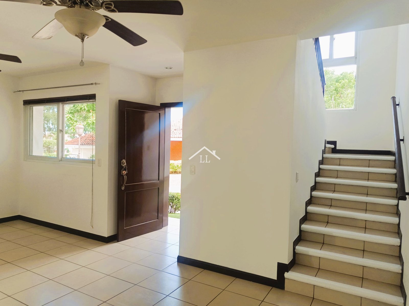 Casa en Venta en Condominio en Las Colinas