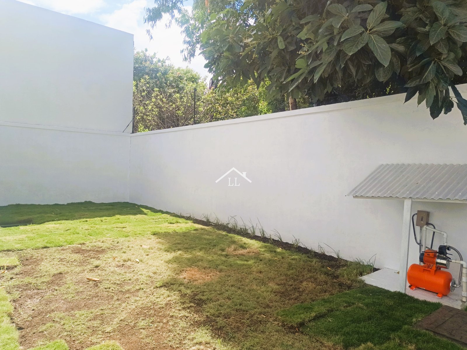 Casa en Venta en Condominio en Las Colinas