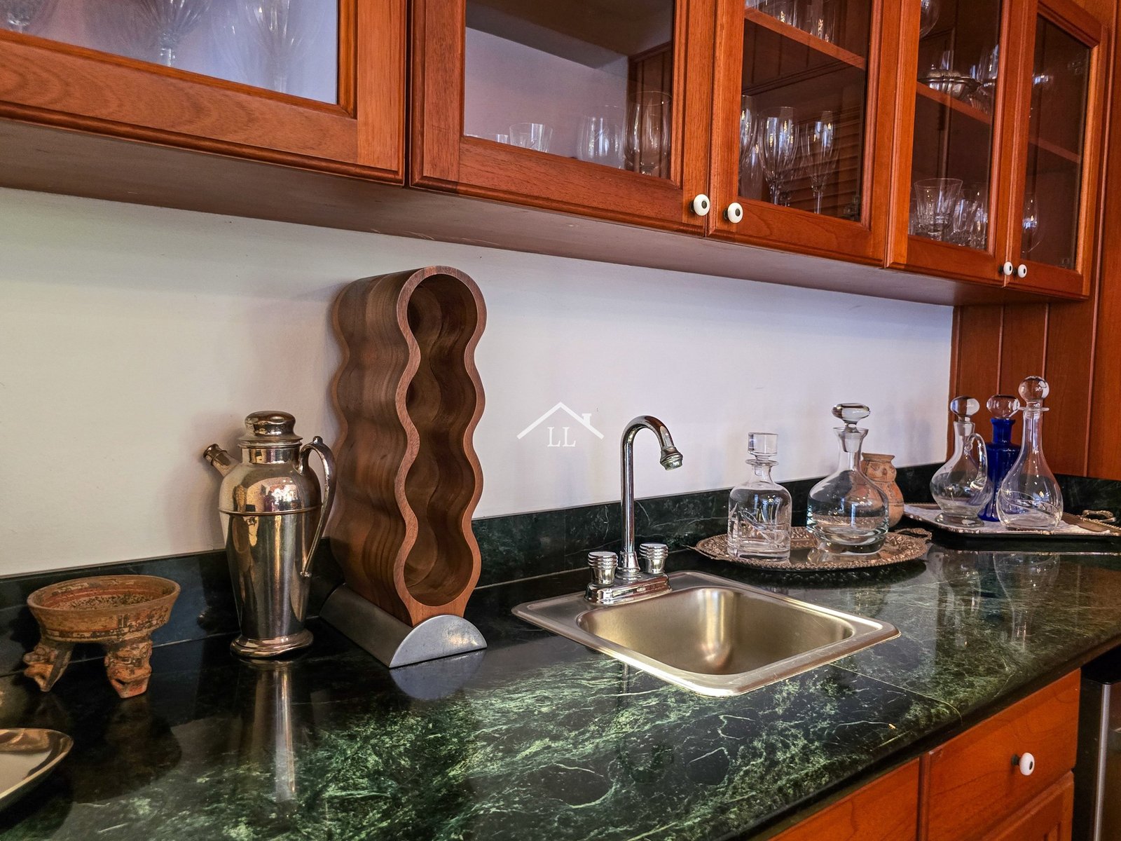 Se renta espectacular residencia en Mirador de Santo Domingo – Exclusividad, comodidad y elegancia en un solo lugar.