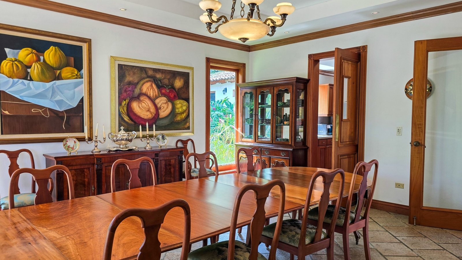 Se renta espectacular residencia en Mirador de Santo Domingo – Exclusividad, comodidad y elegancia en un solo lugar.