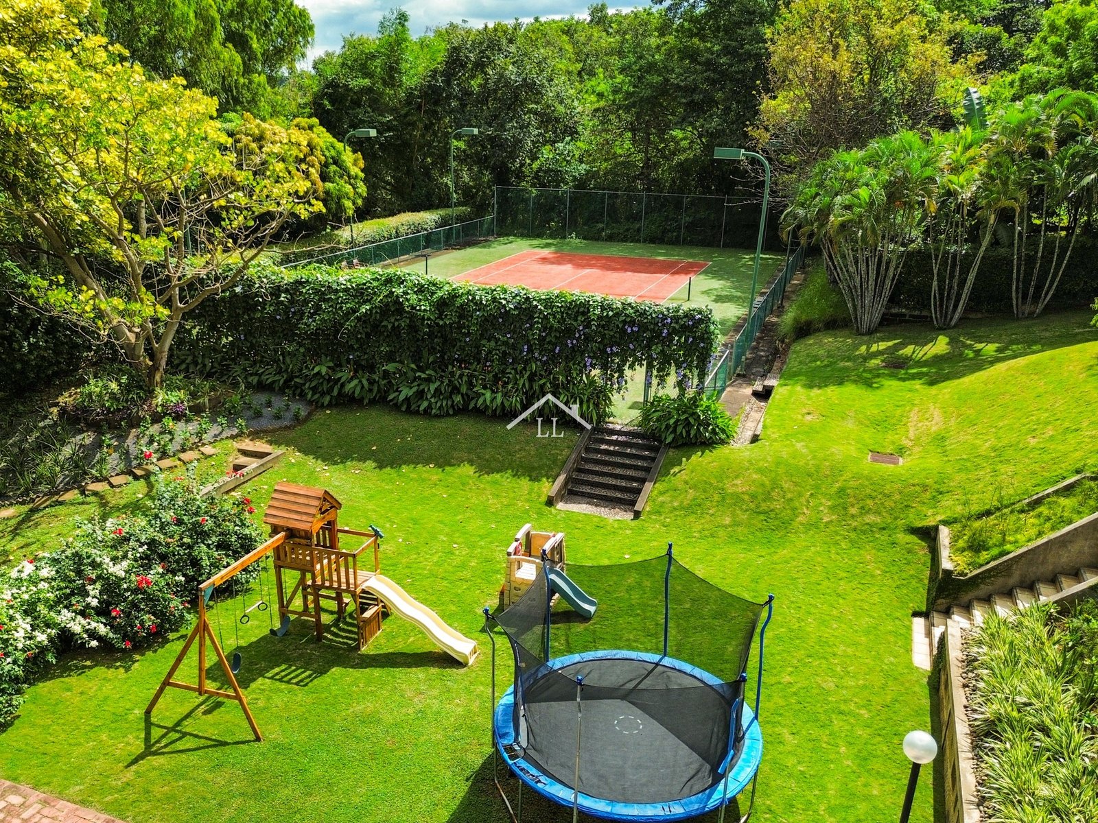 Se renta espectacular residencia en Mirador de Santo Domingo – Exclusividad, comodidad y elegancia en un solo lugar.