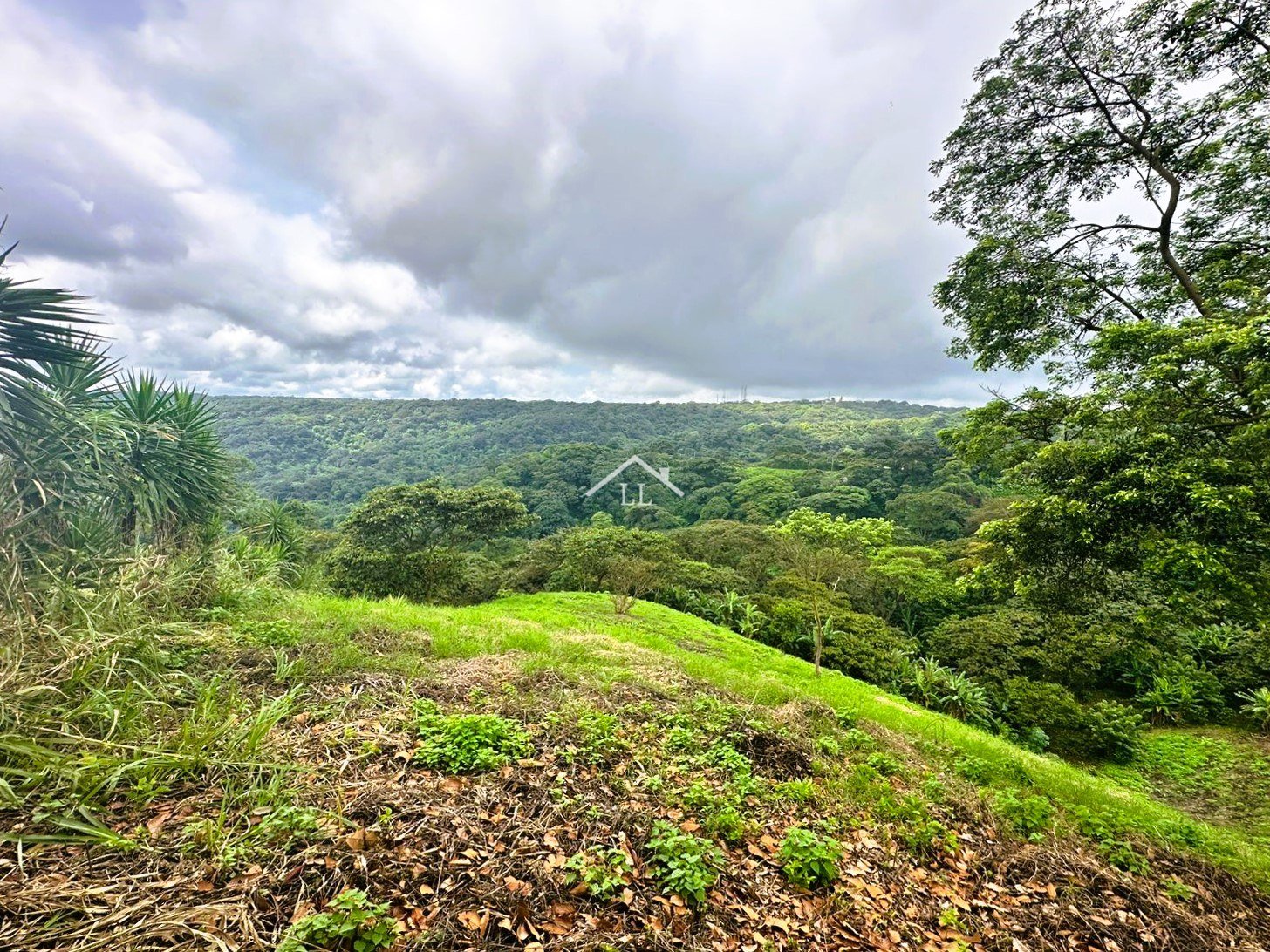 Se Vende Terreno en Las Nubes, El Crucero con un Área del terreno de 5,000 v²