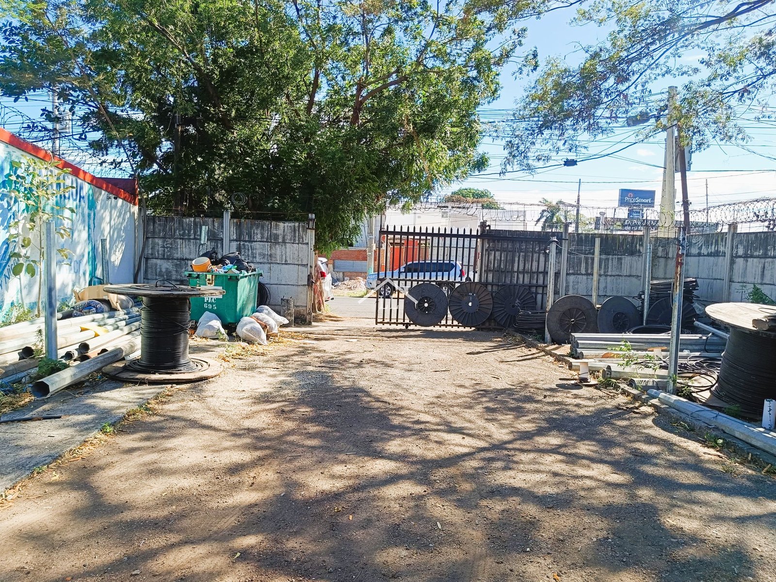 Se Renta Terreno de 469.07 v² en Bolonia